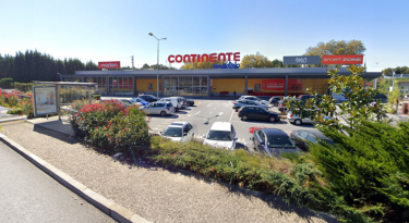 Continente Modelo - Mozelos, Portugal
